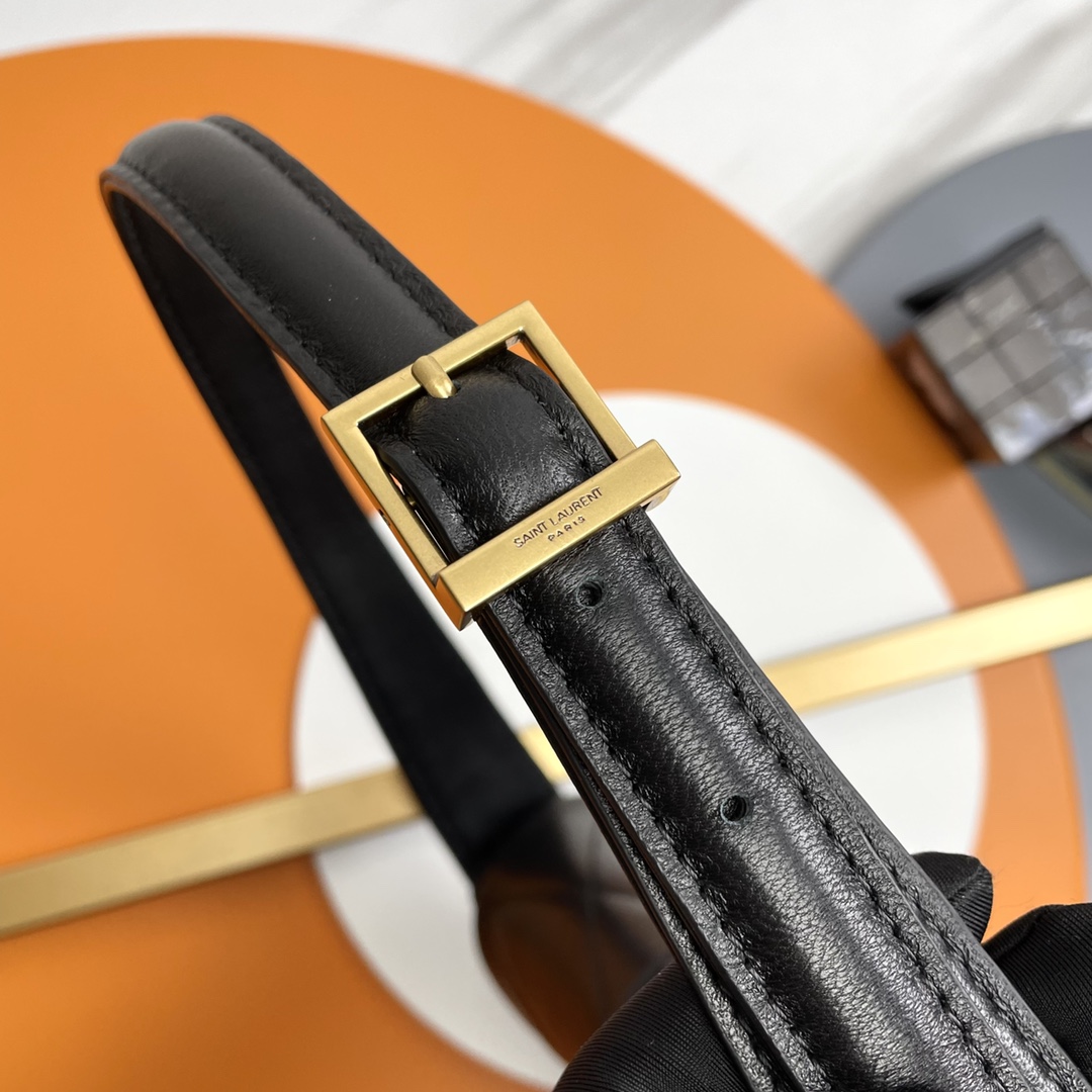 Handbags SAINT LAURENT 698567 size 24  18  5.5 cm - vstockx