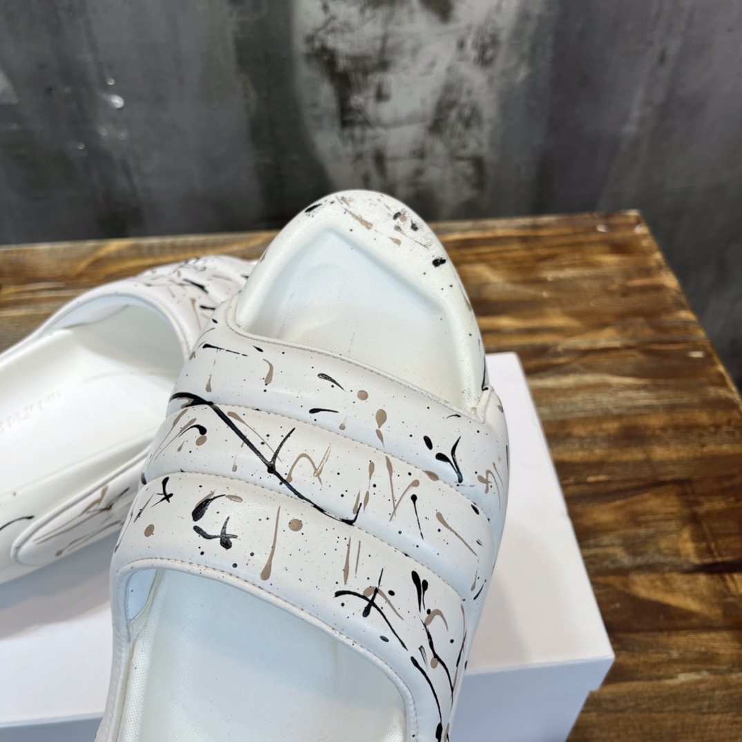 Balmain Quilted leather B-IT mules 9 - vstockx