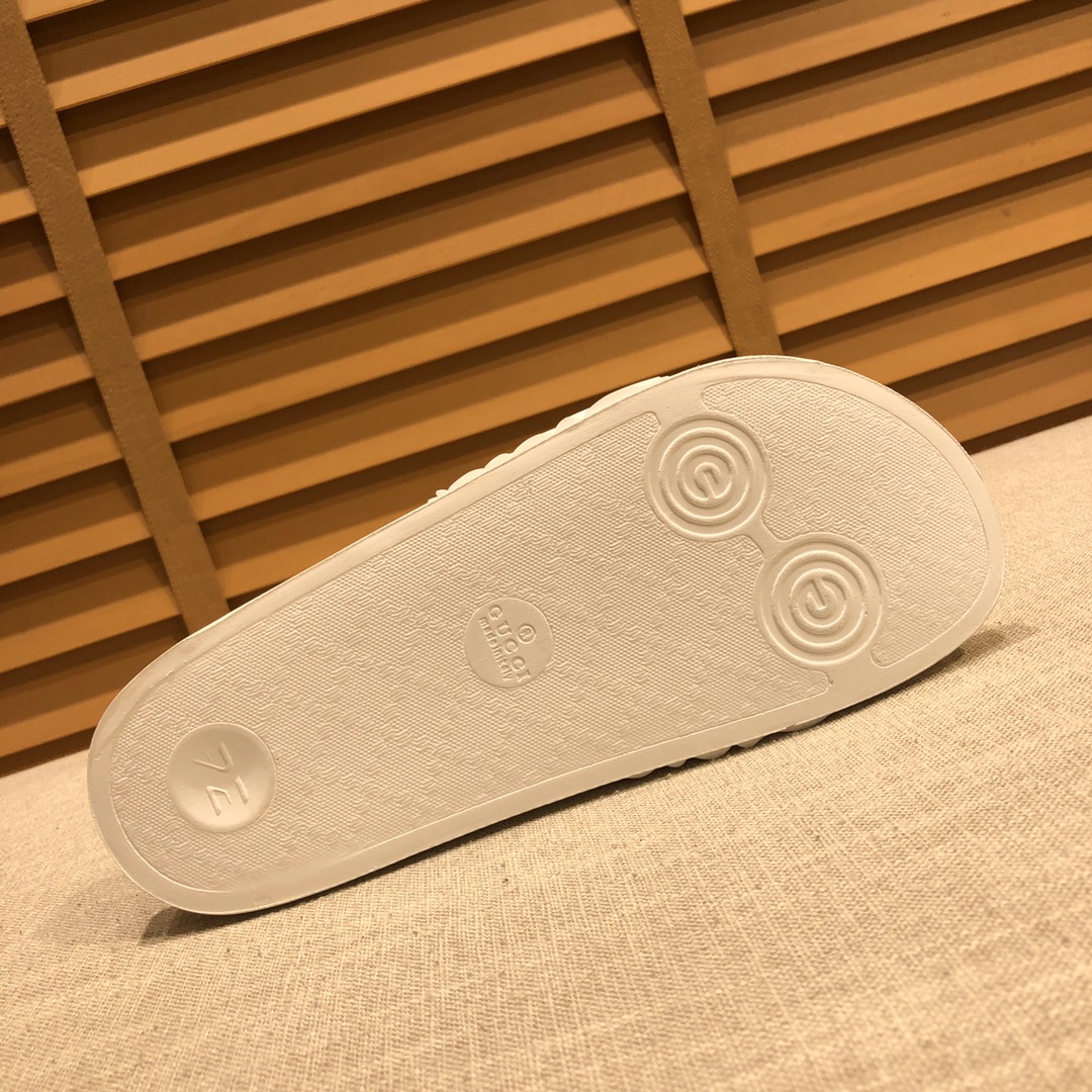 Gucci Slippers 51 - vstockx
