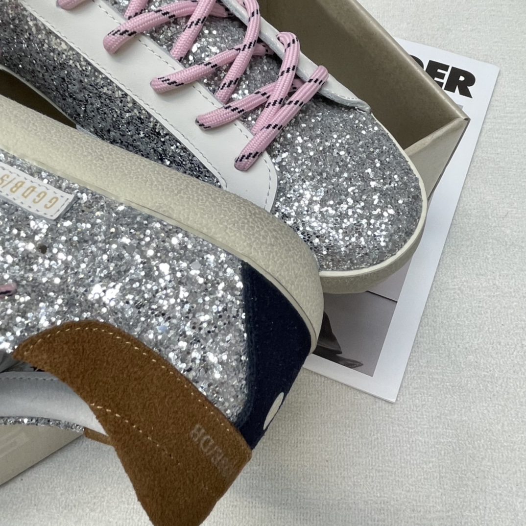 Golden Goose Superstar distressed-finish sneakers 19 - vstockx