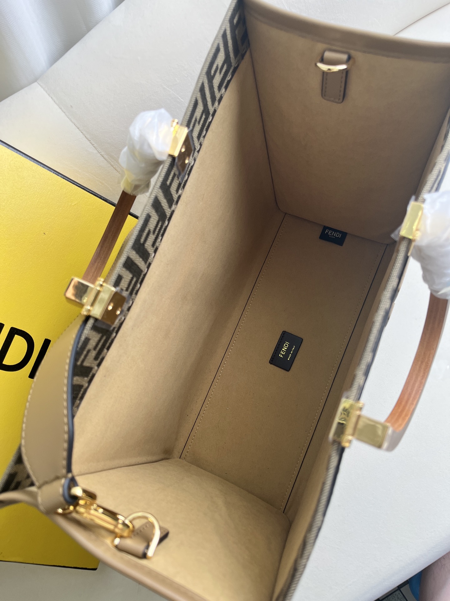 handbags FENDI 877 size:17*35*31 - vstockx