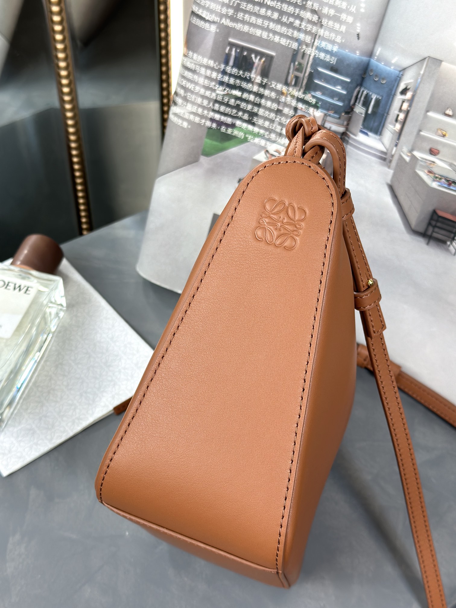 Handbags LOEWE   size:28-17-9.5 cm - vstockx