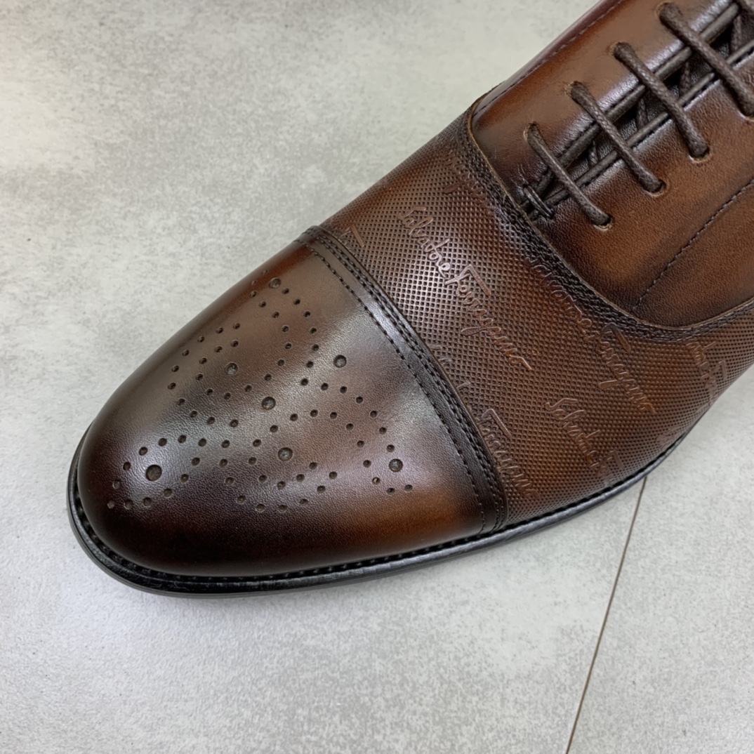 Salvatore Ferragamo Boots 16 - vstockx