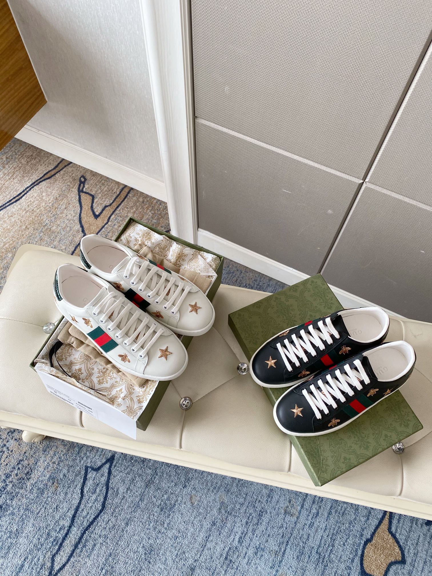 Gucci Women's Ace sneaker with bee sneaker 4 - vstockx