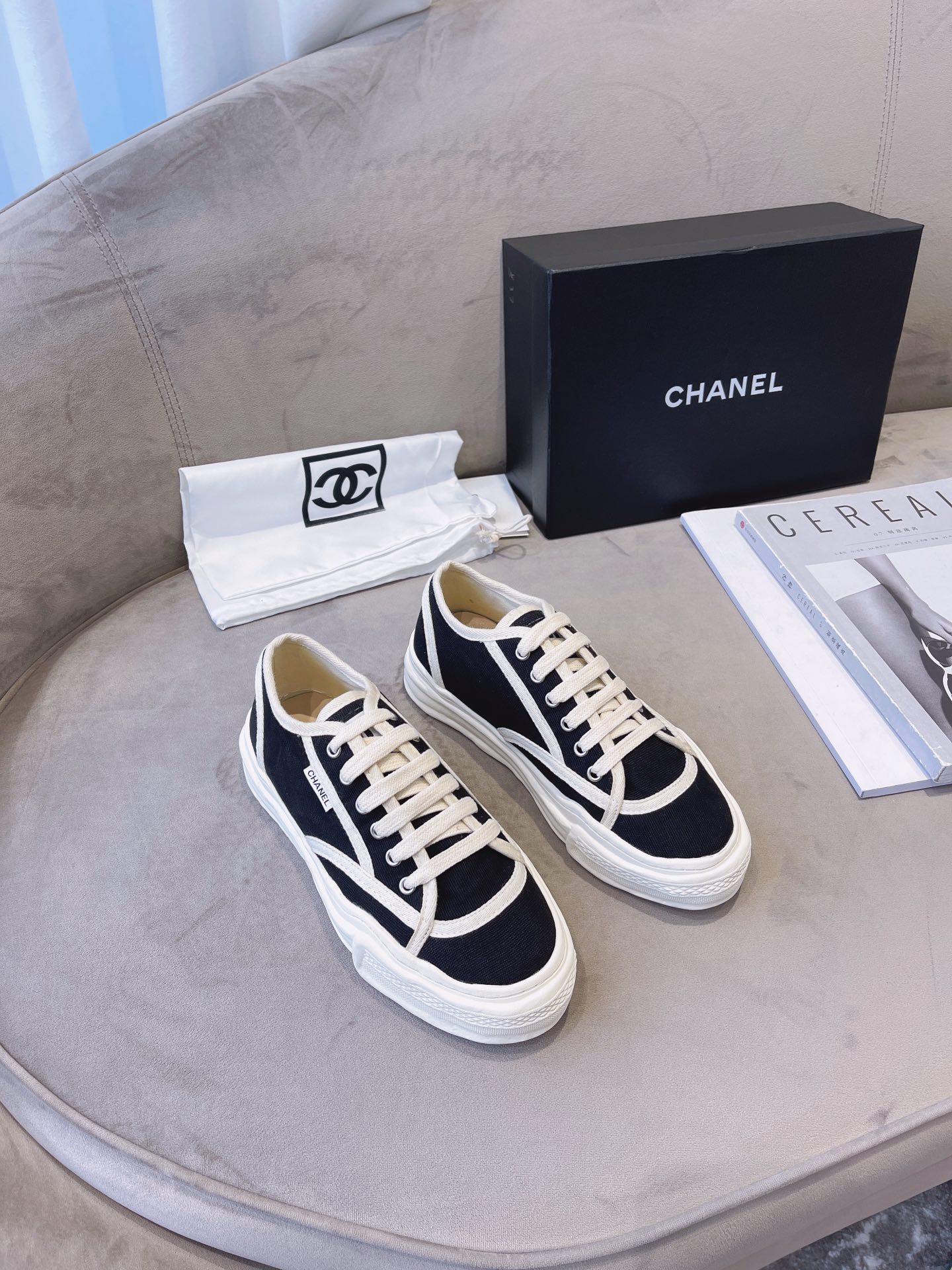 Chanel Flat canvas Sneaker 12 - vstockx