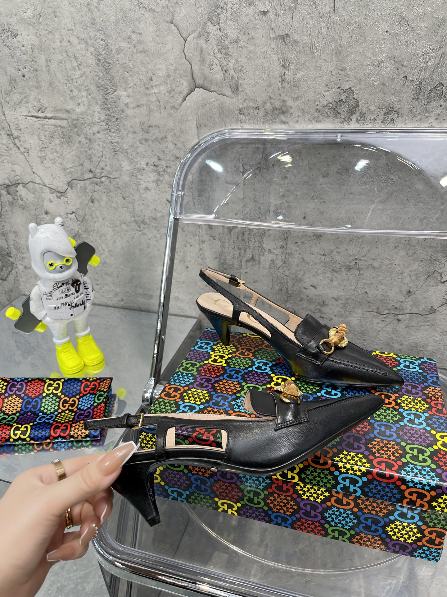 Gucci Women's crocodile print pump WOMEN 4 - vstockx