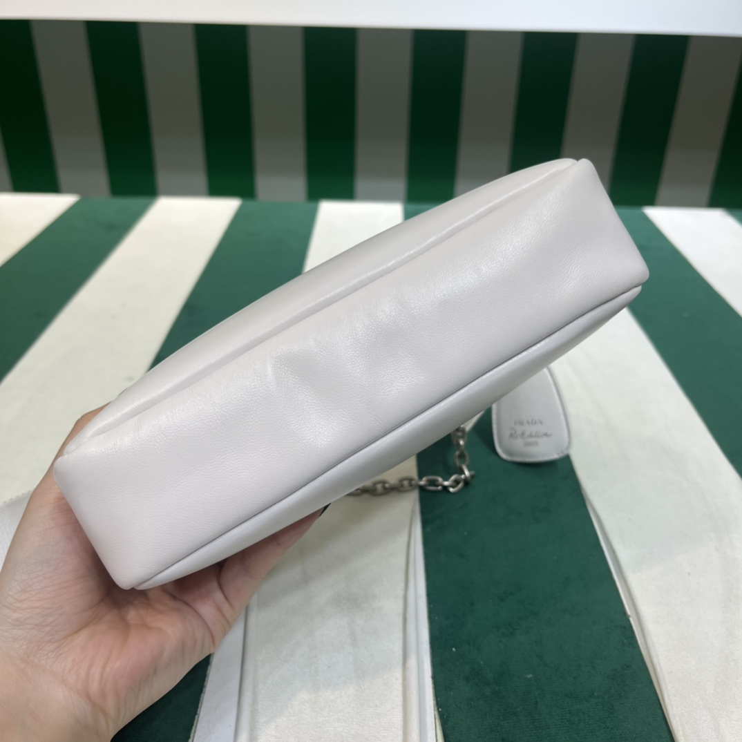 Handbags Prada 1BH240 size:22*12*6 cm - vstockx