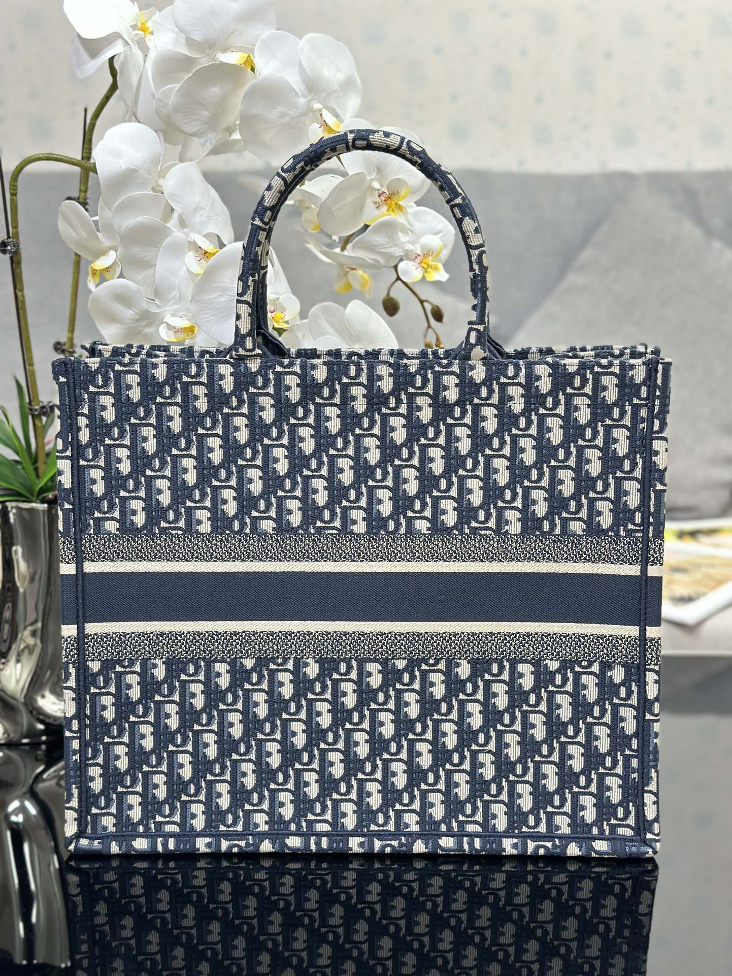 Handbag Dior M1286 size 42 x 35 x 18.5 cm - vstockx