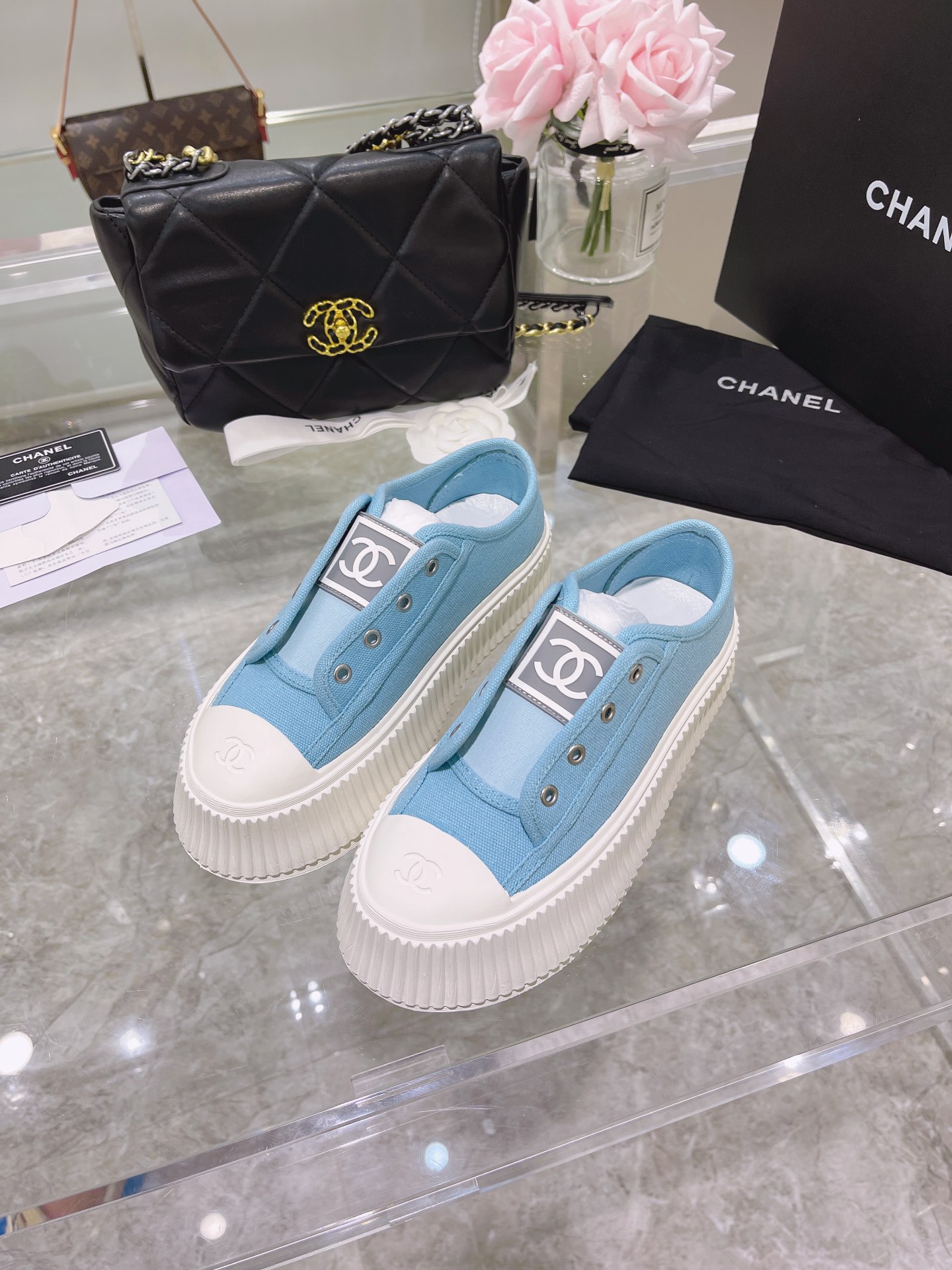 Chanel Platform Sneaker 17 - vstockx