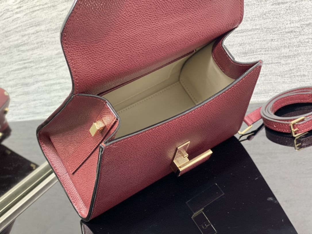 Handbag VALEXTRA size *'* - vstockx