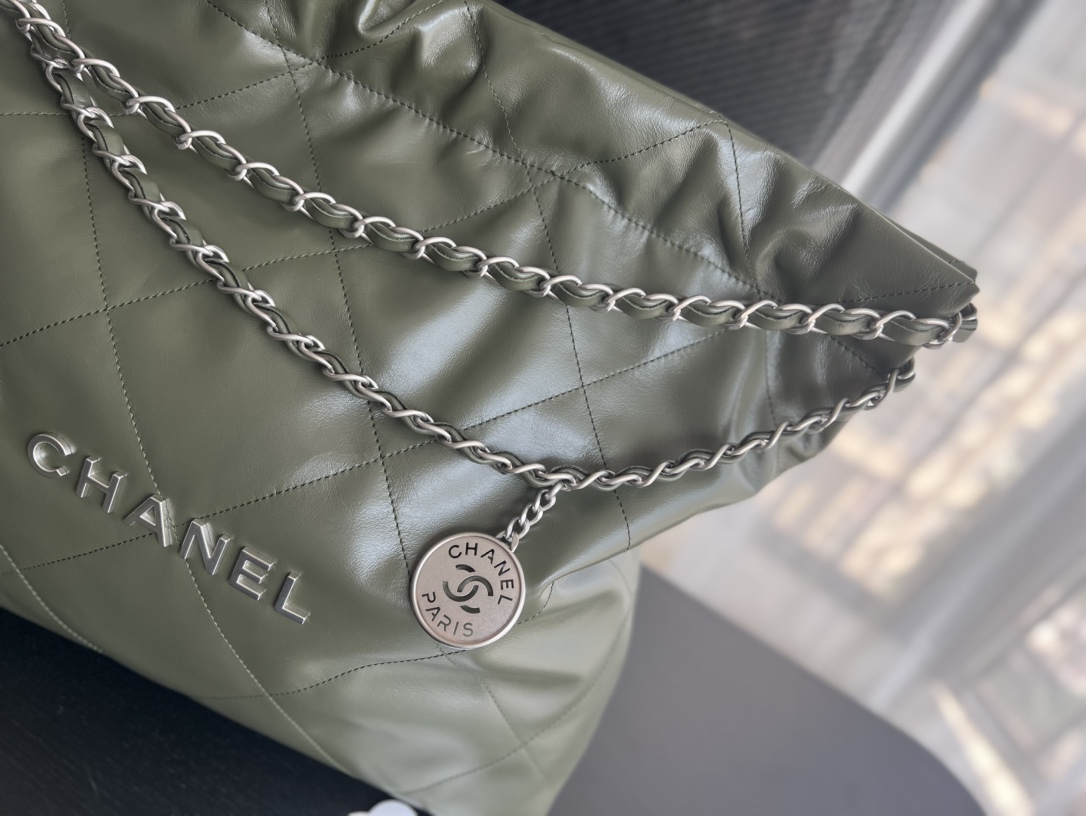 Handbag Chanel size 39cmx42cmx8 cm - vstockx