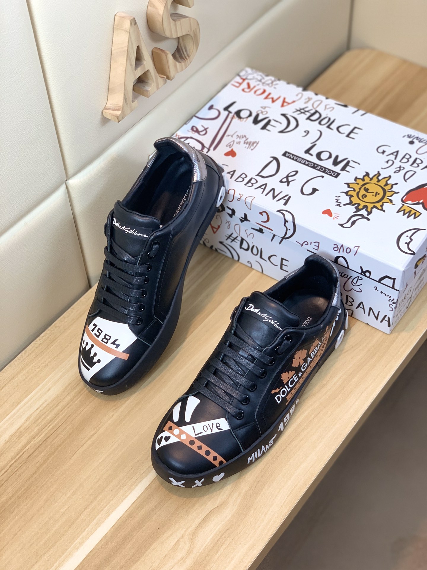 Dolce & Gabbana Low Tops Sneakers 124 - vstockx