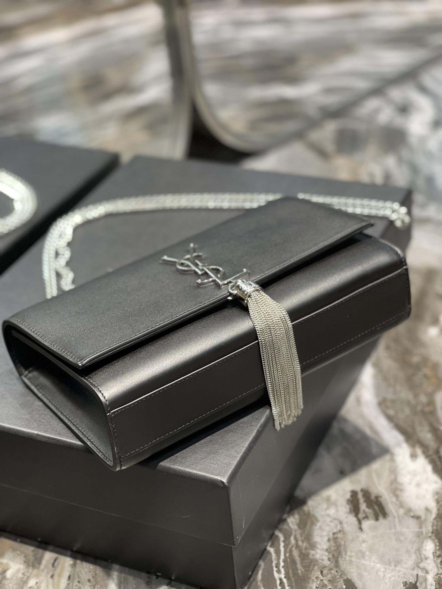 Handbags SAINT LAURENT 354119 size 24x14.5x5 cm - vstockx