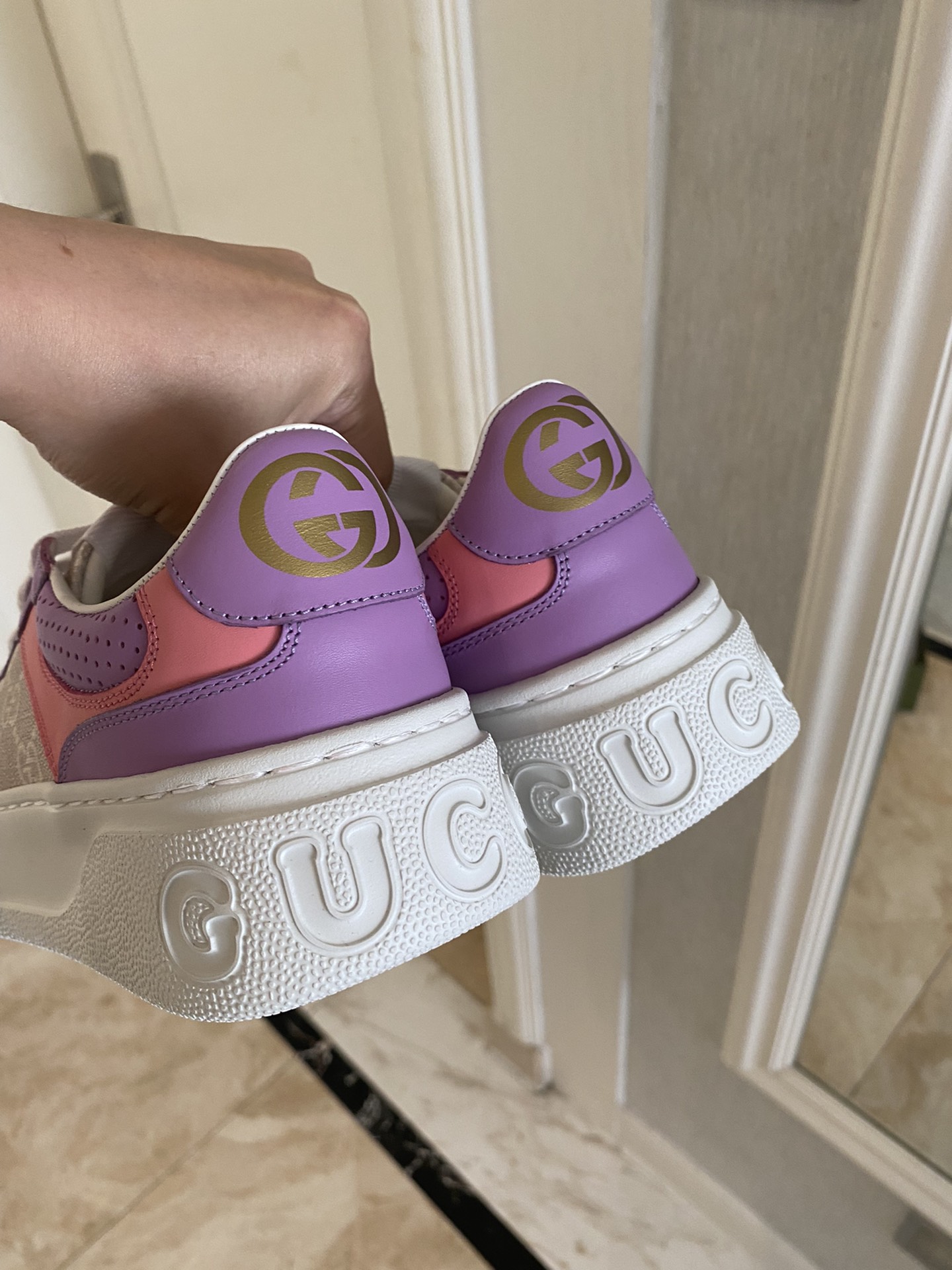 Gucci Women's GG sneaker 2 - vstockx