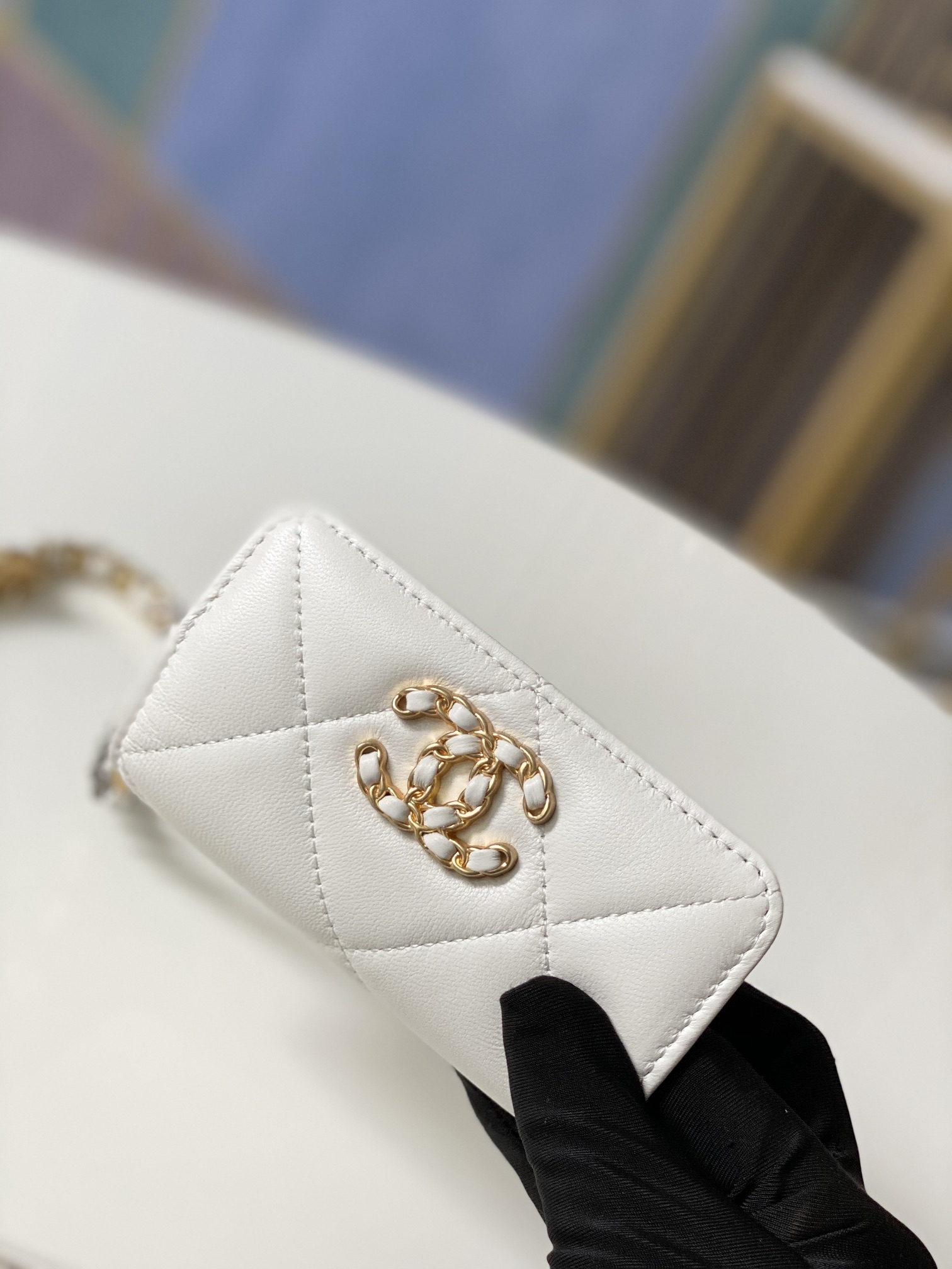 Handbag Chanel 81166 size 12 8.5 2.5 cm - vstockx