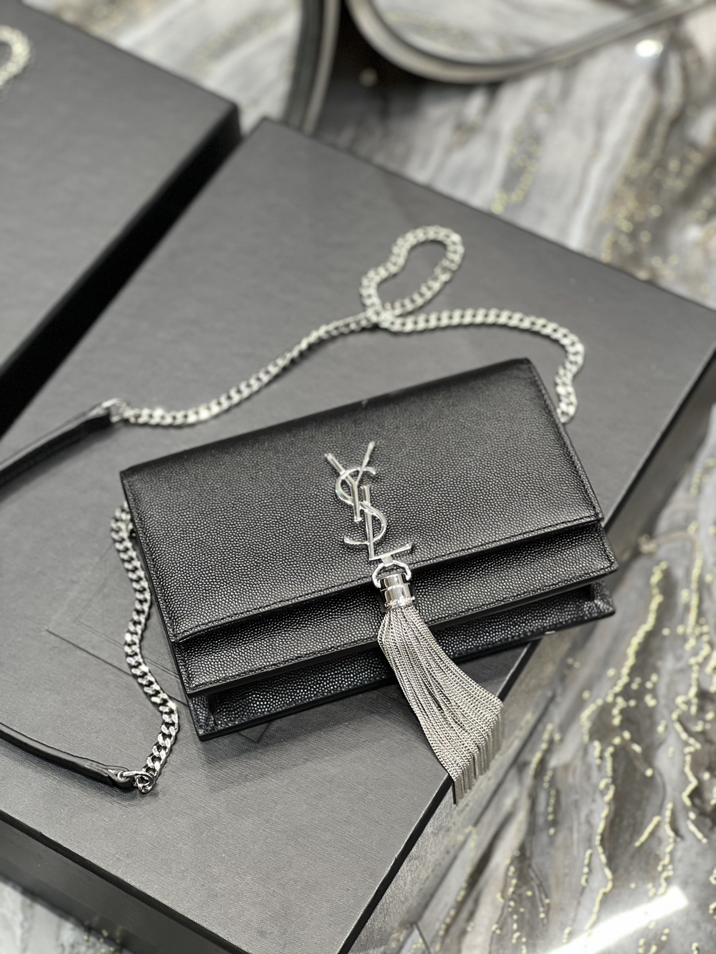 Handbags SAINT LAURENT 452159 size 19x12.5x4 cm - vstockx