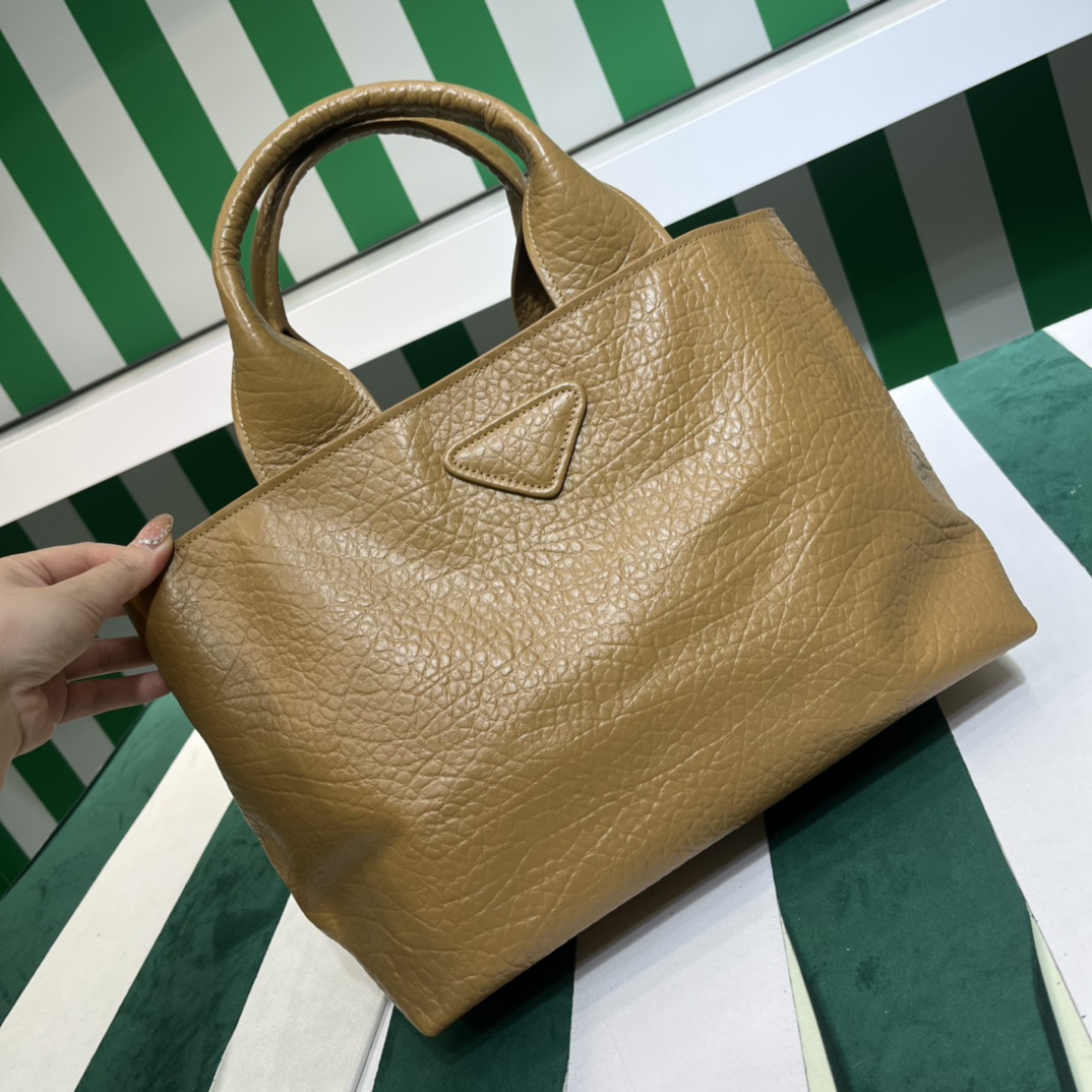 Handbags Prada 1BG440 size:16×26×40 cm - vstockx