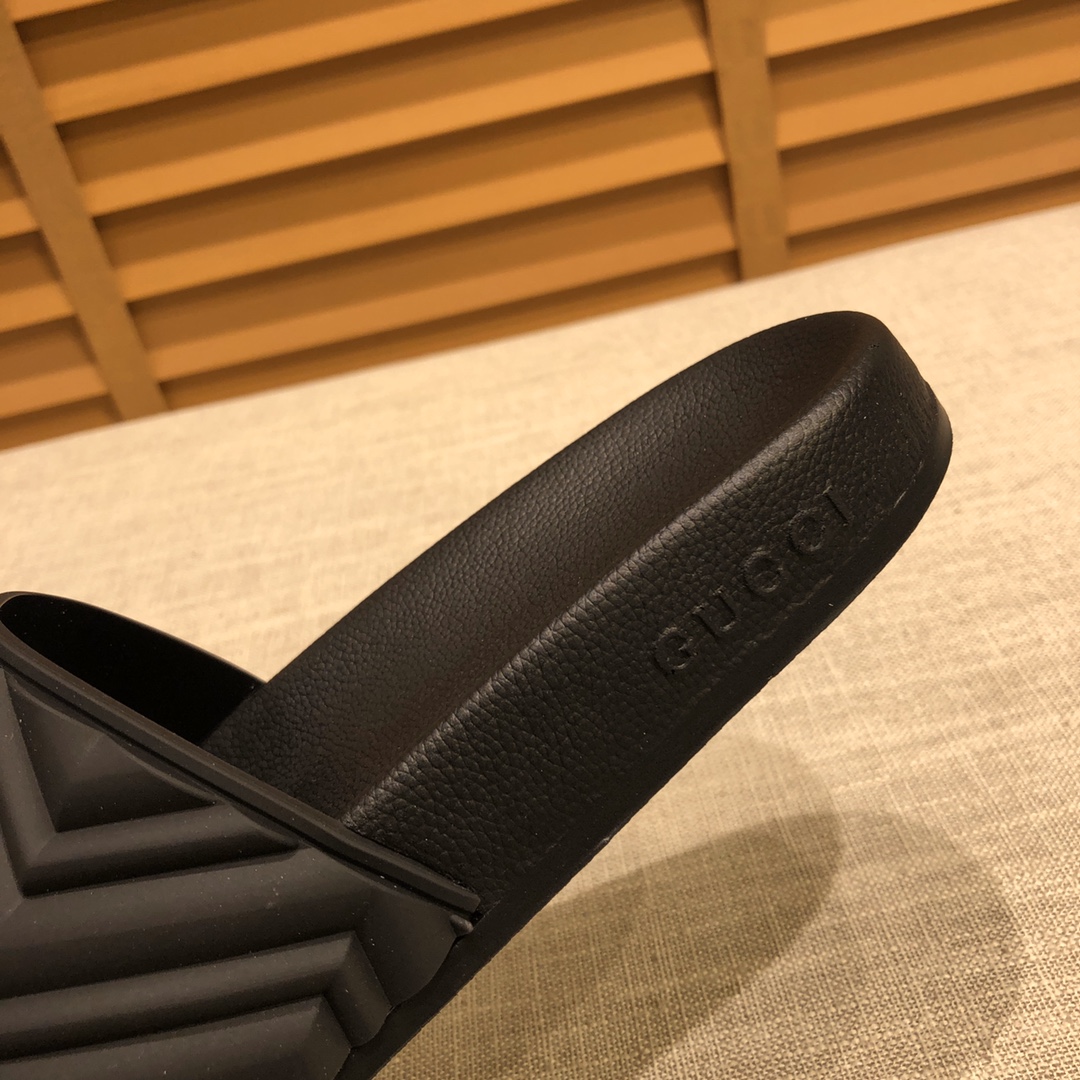Gucci Slippers 16 - vstockx