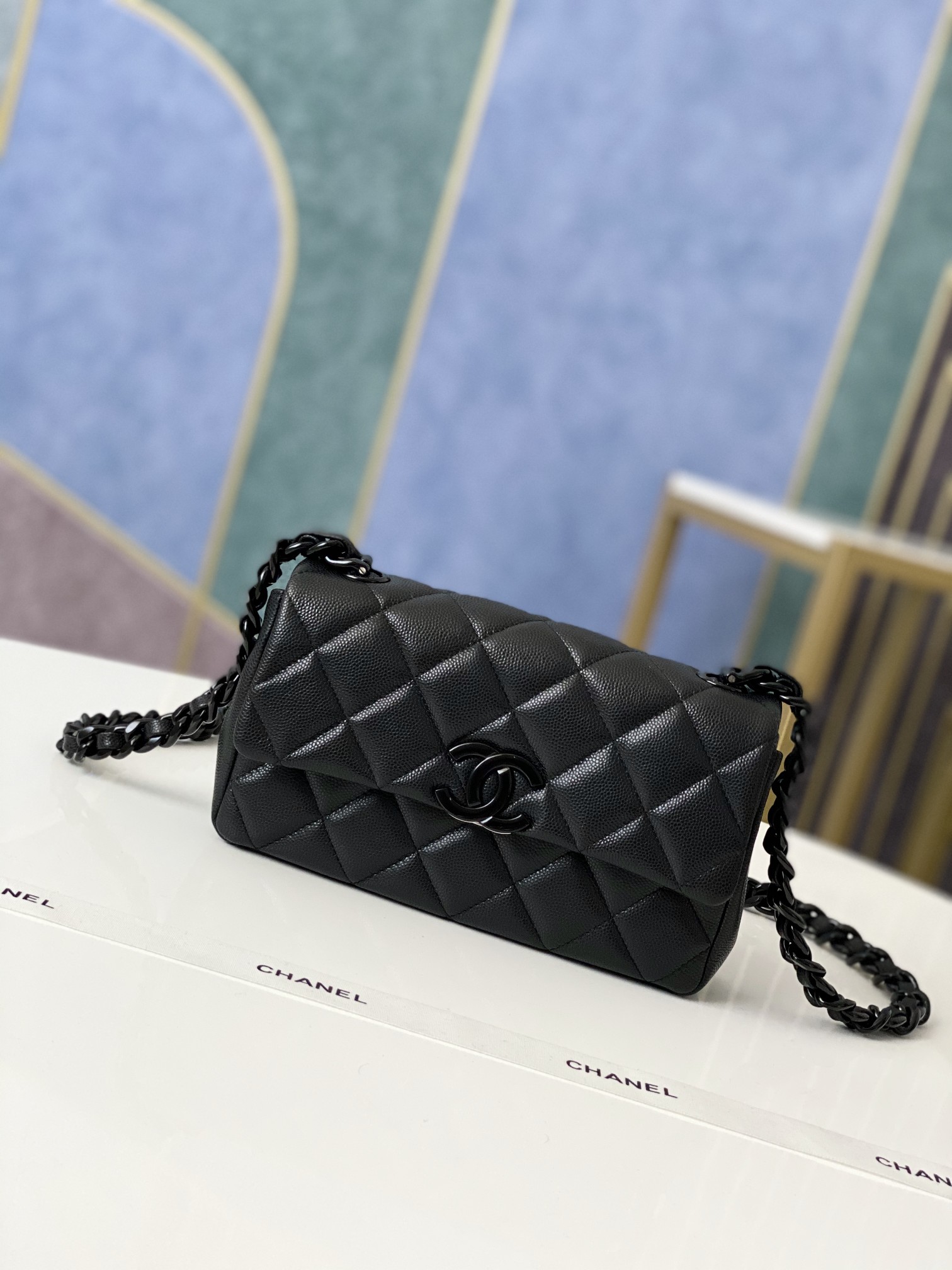Handbag Chanel 2302 size 20x12.5x6 cm - vstockx