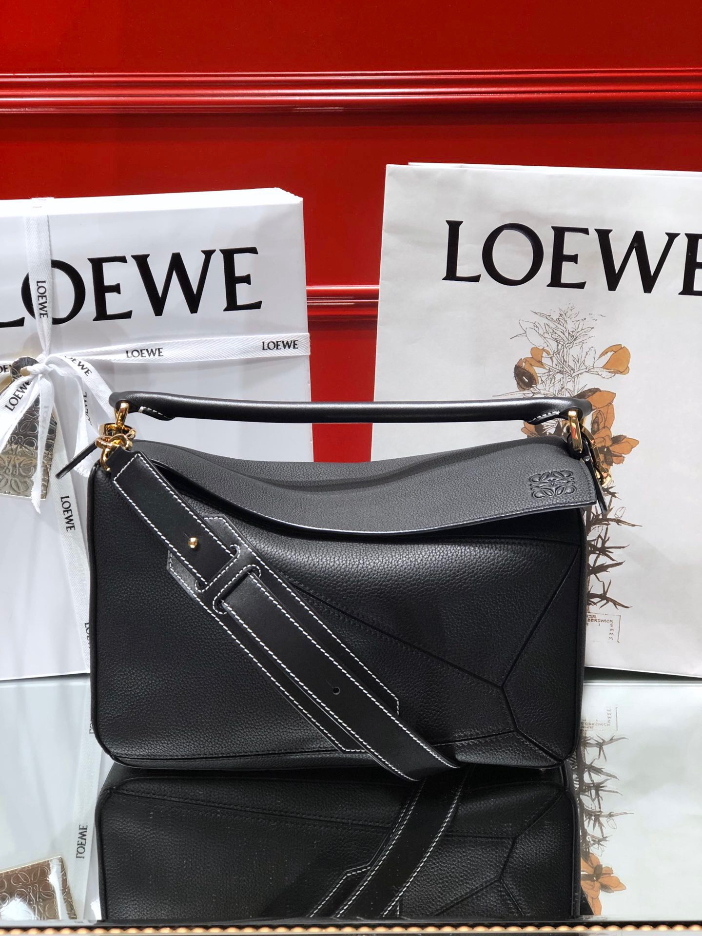 Handbags LOEWE Ykk size:29x18x12 cm - vstockx