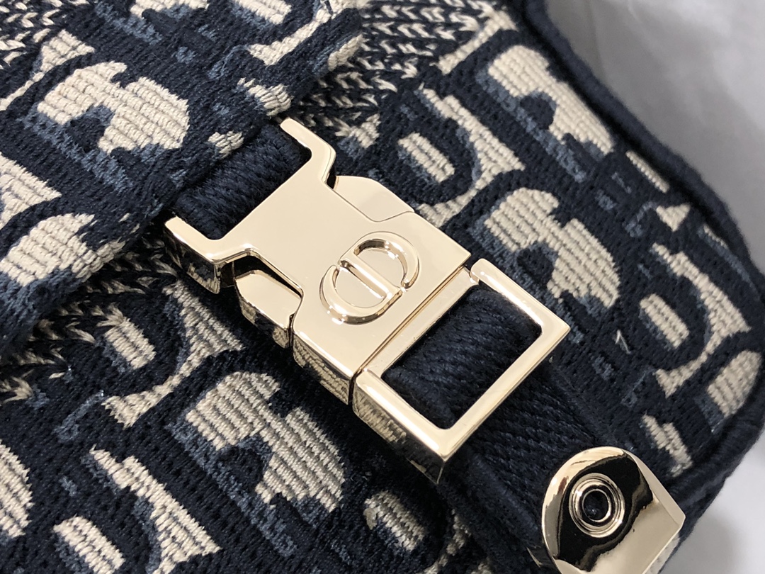 Handbag Dior M1241 size 23 x 15 x 8 cm - vstockx