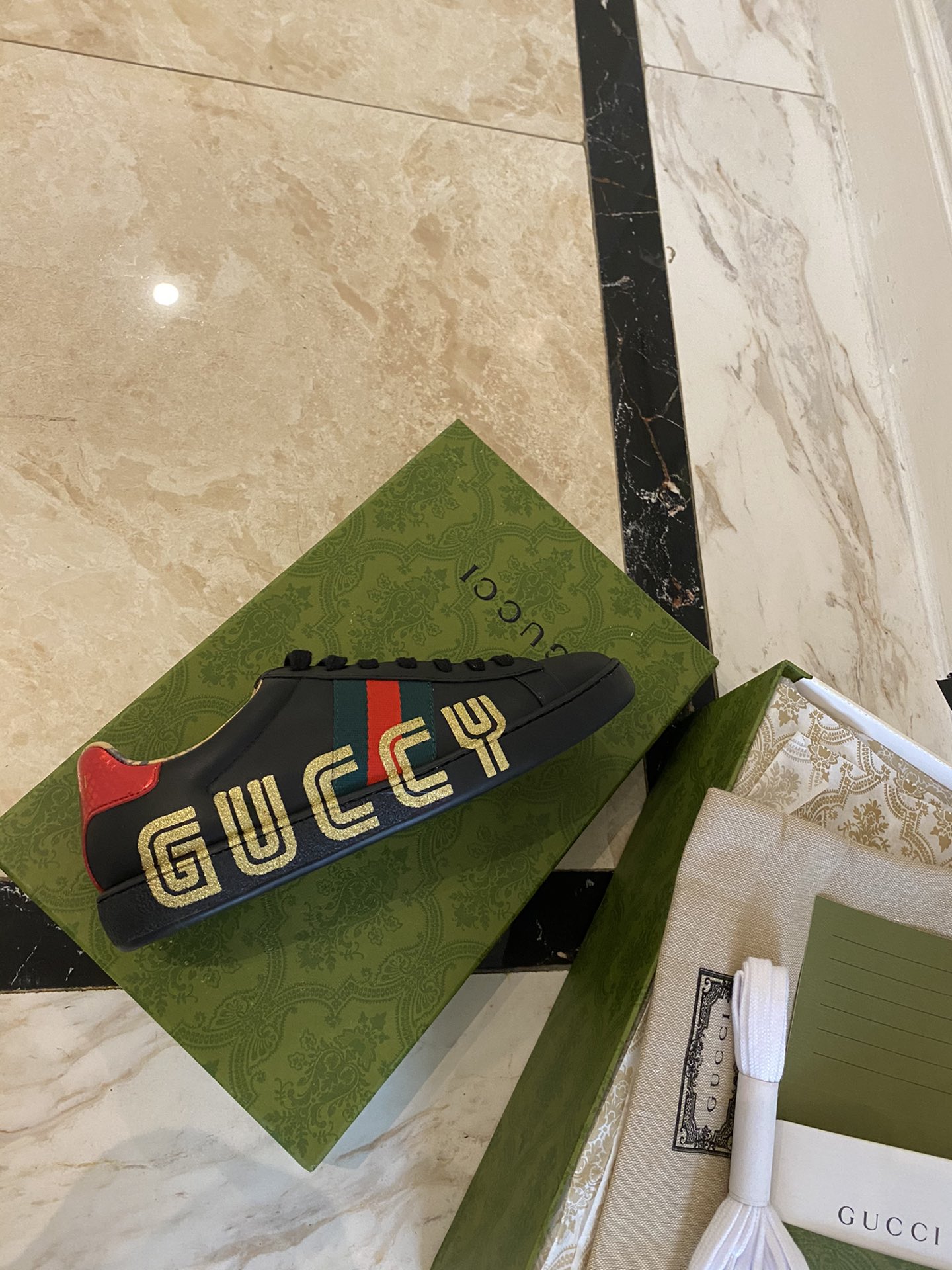 Gucci Women's Ace sneaker with bee sneaker 4 - vstockx