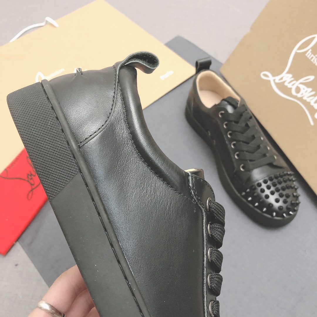 Christian Louboutin Louis Junior Spikes Orlato Flat Sneakers 5 - vstockx