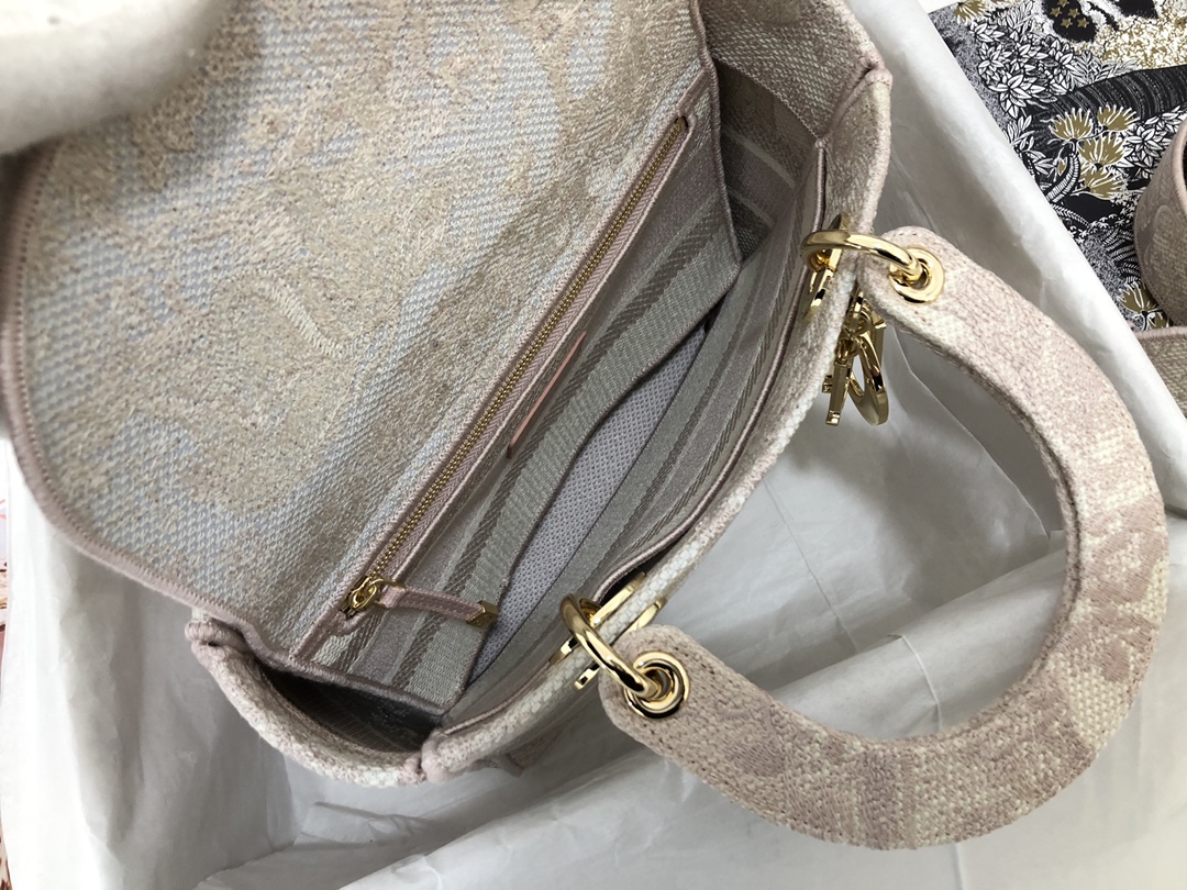 Handbag Dior M0565 size 24 x 20 x 11 cm - vstockx