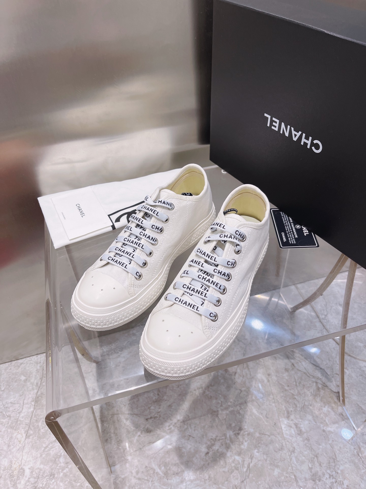 Chanel Flat canvas Sneaker 8 - vstockx