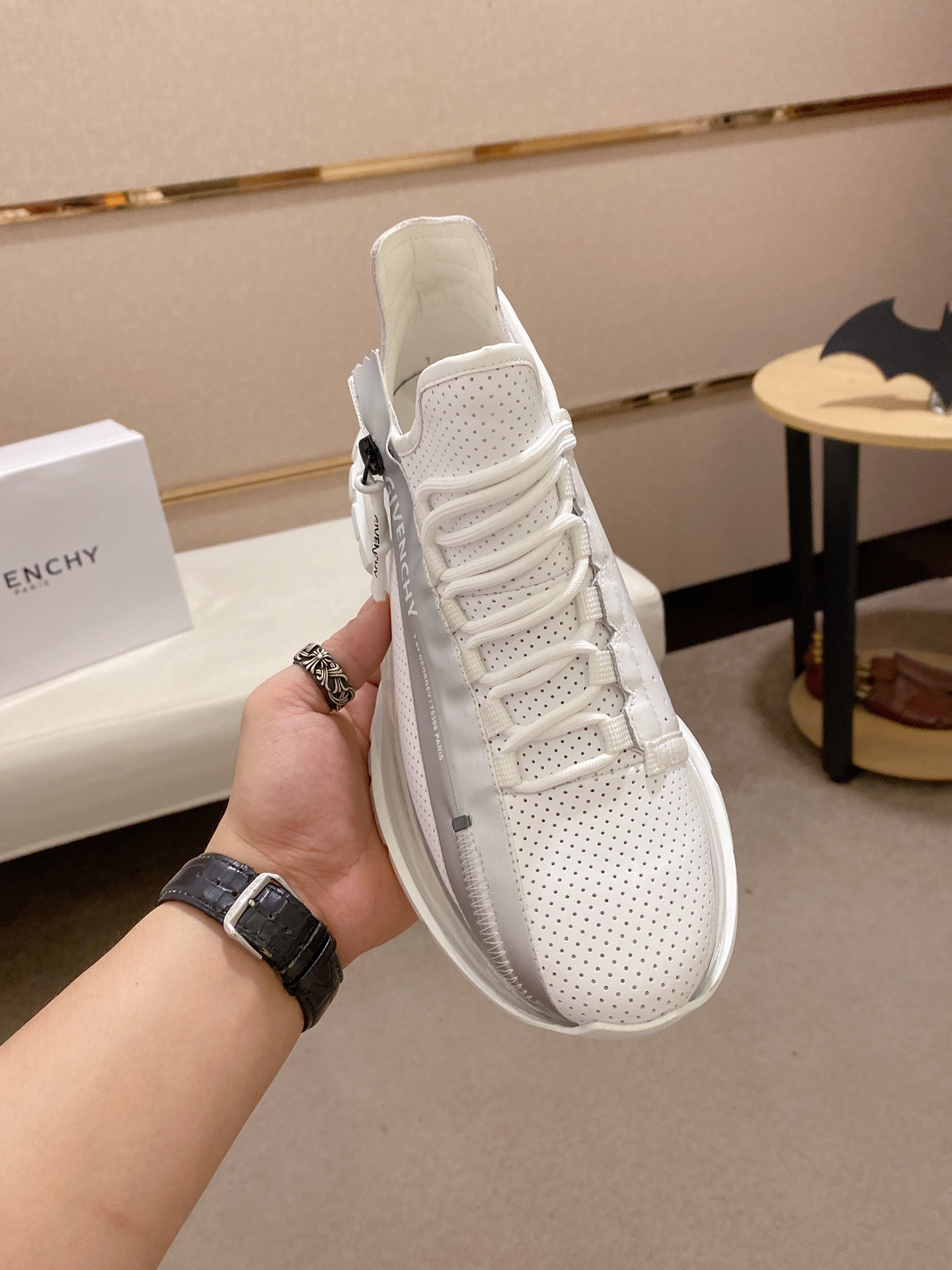 Givenchy Spectre Zip Sneakers 2 - vstockx