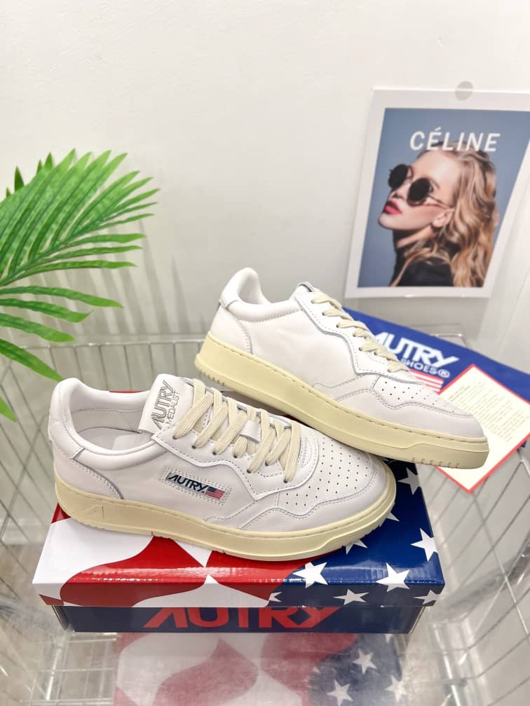 Autry Medalist Leather Low White - vstockx