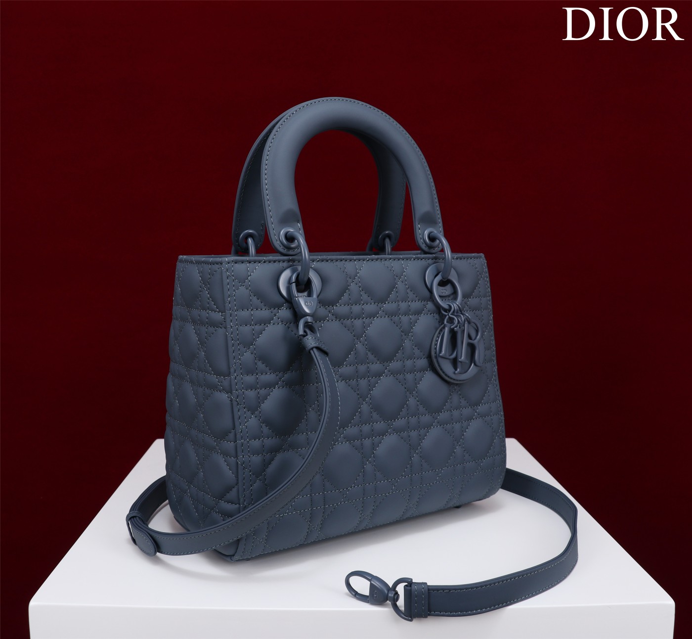 Handbag Dior M0565 size 32*24*12 cm - vstockx