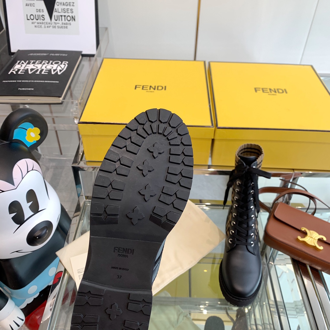 Fendi Boots 14 - vstockx