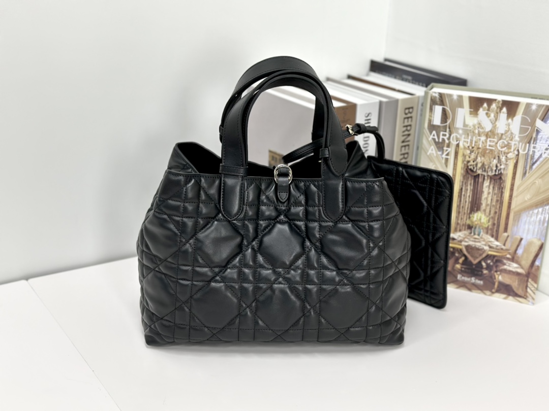 Handbags Dior 6231 size:28x21x19 cm - vstockx