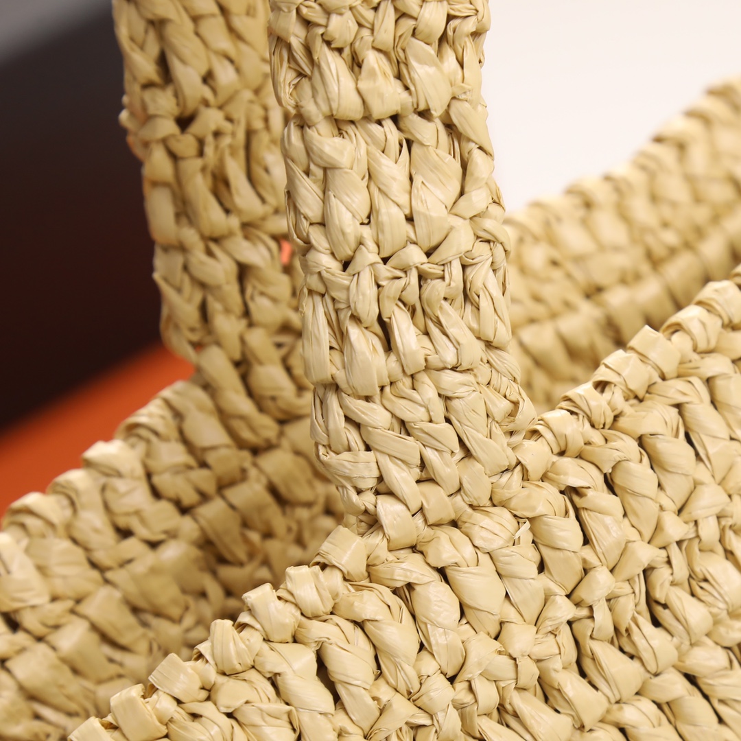 Handbags SAINT LAURENT 688864 size 38  35  14.5 cm - vstockx