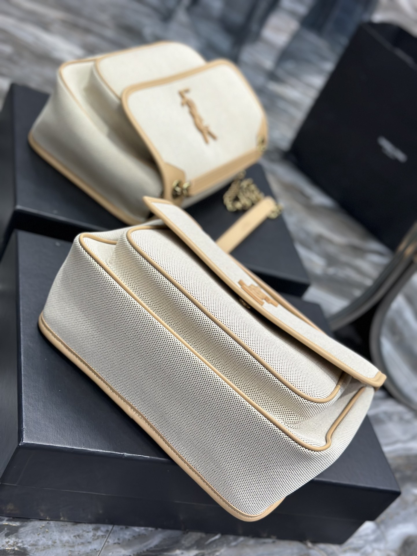 Handbags SAINT LAURENT 498894 size 28  20.5  8.5 cm - vstockx