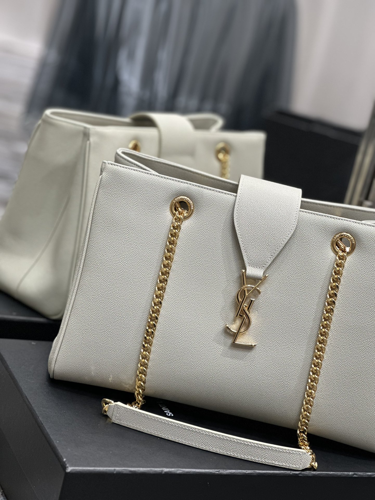 Handbags SAINT LAURENT 668900 size 33  22  15 cm - vstockx
