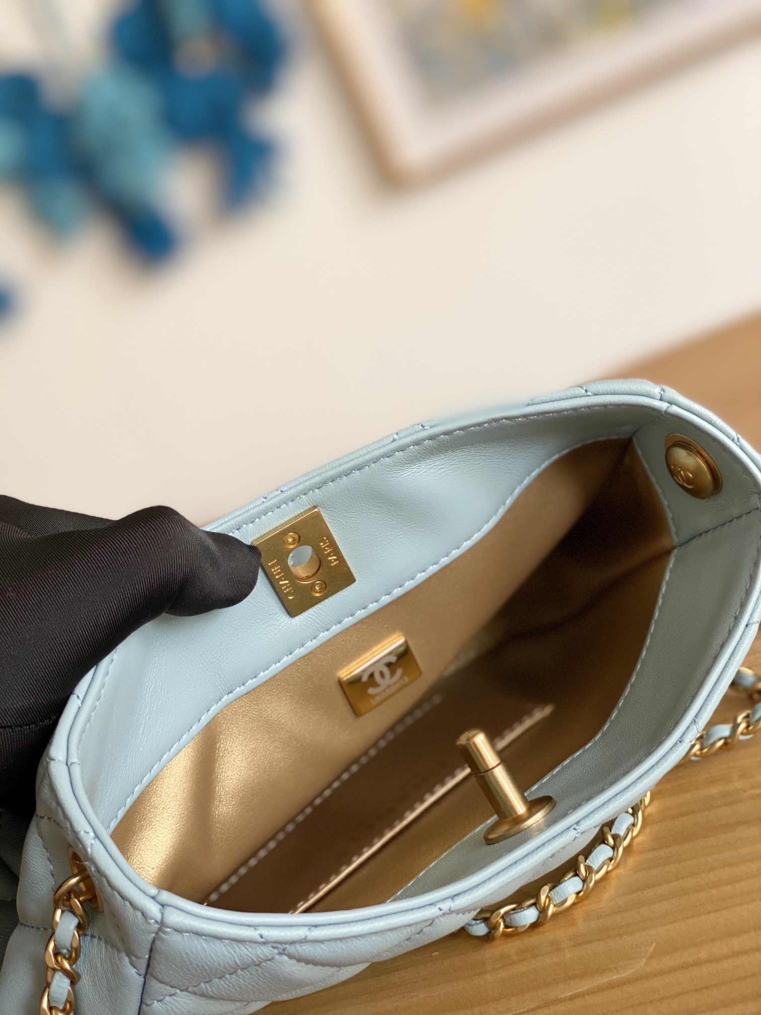 Handbag Chanel 3259 size 16  19.5  8.5 cm - vstockx