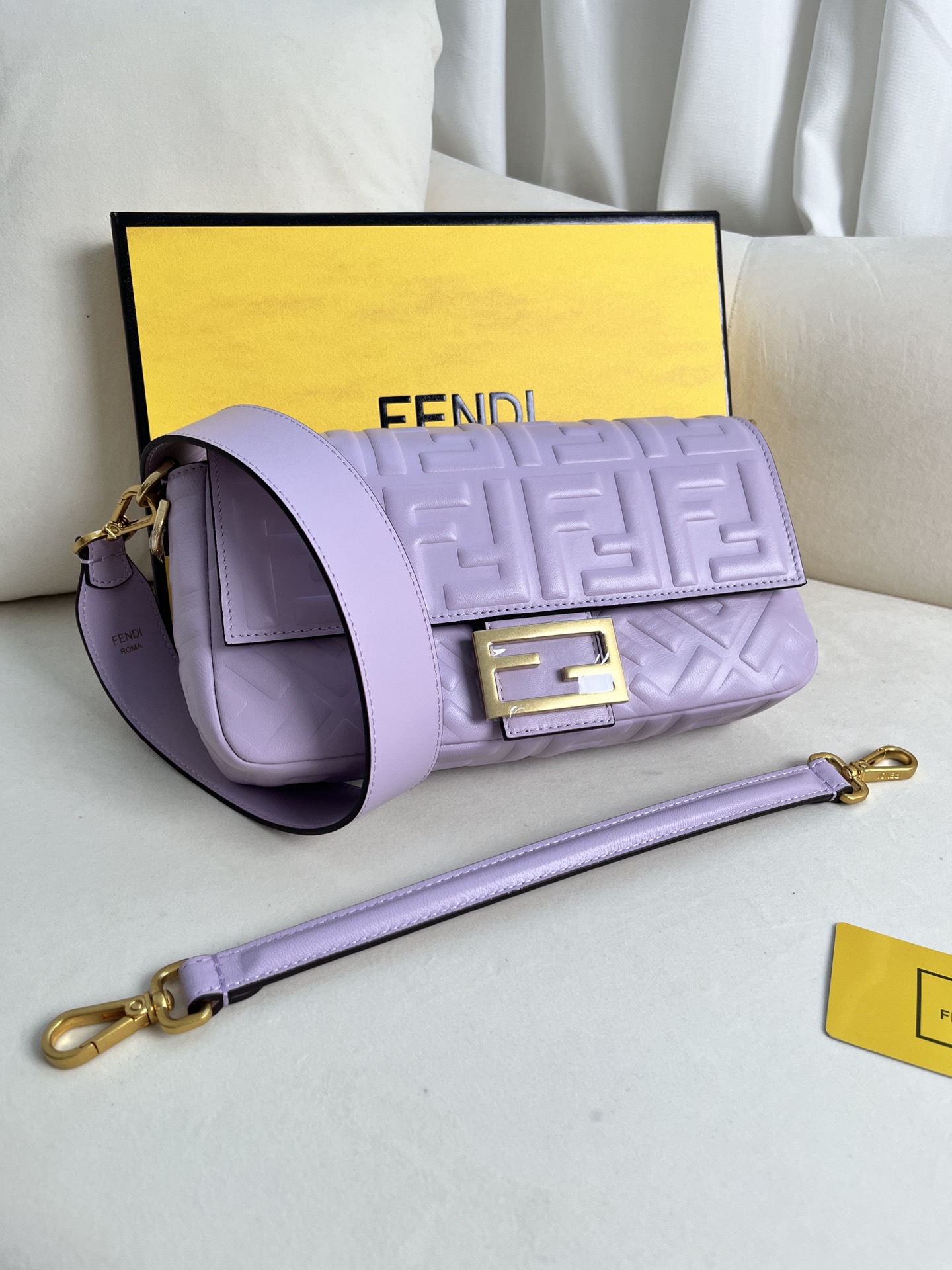 handbags FENDI 211 size:27*15*6cm - vstockx