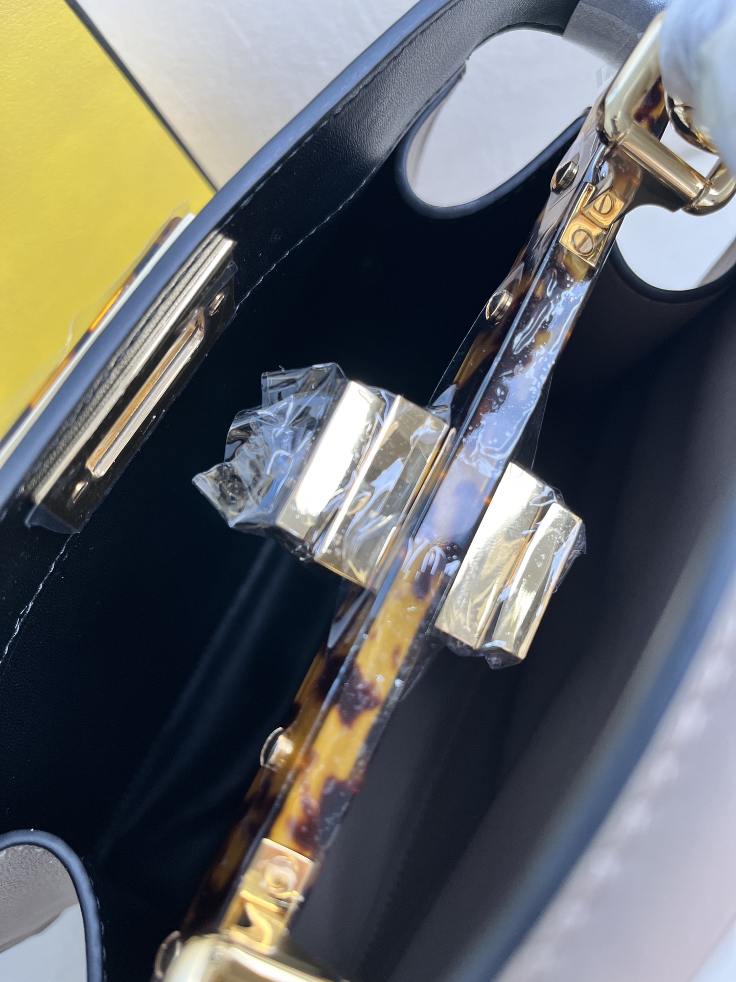 handbags FENDI 0229 size:27*21*11cm - vstockx