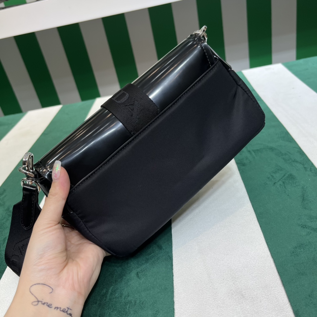 Handbags Prada 1BD295 size:22*7.5*14 cm - vstockx