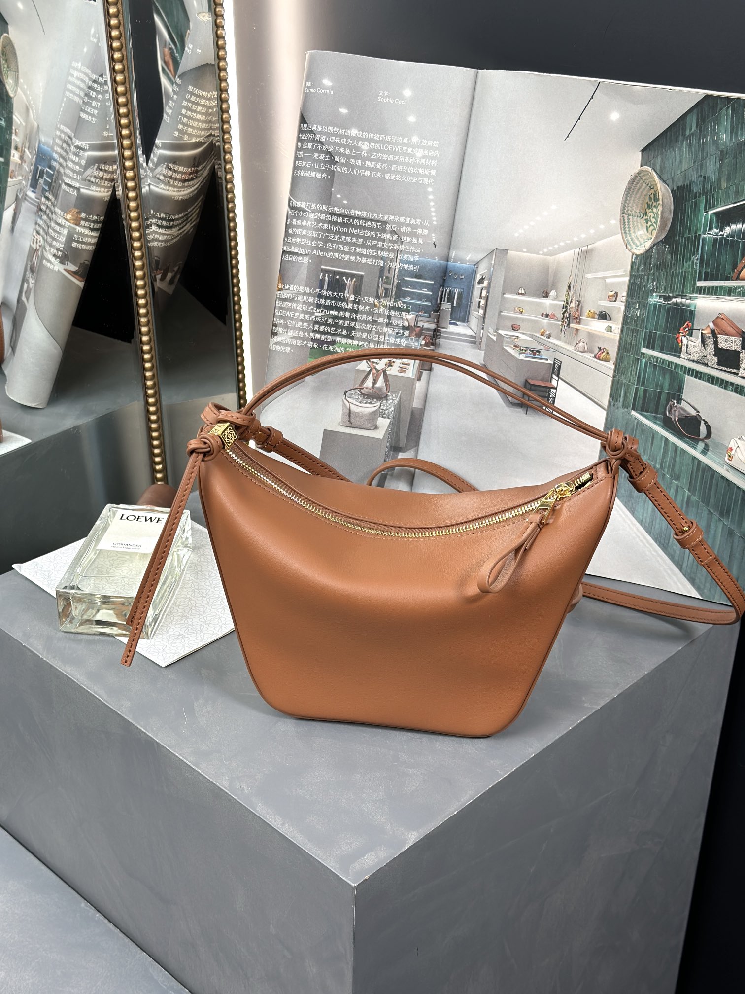 Handbags LOEWE   size:28-17-9.5 cm - vstockx