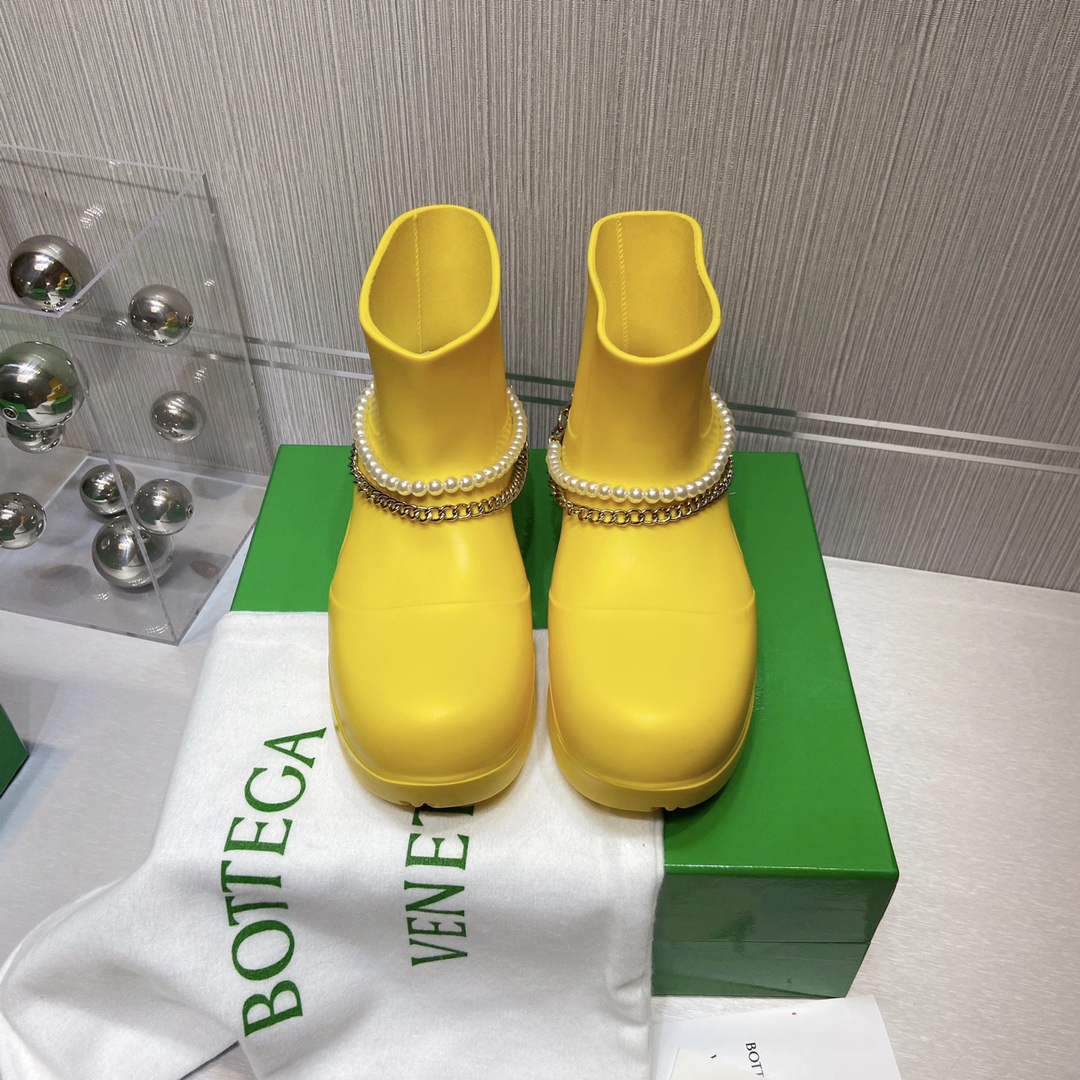 Bottega Veneta Boots 20 - vstockx