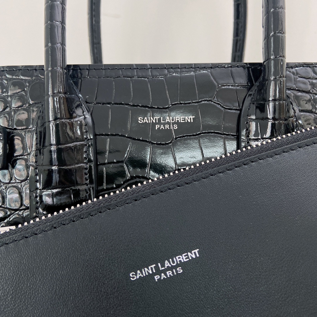 Handbags SAINT LAURENT 421863 size 26*20.5*12.5 cm - vstockx