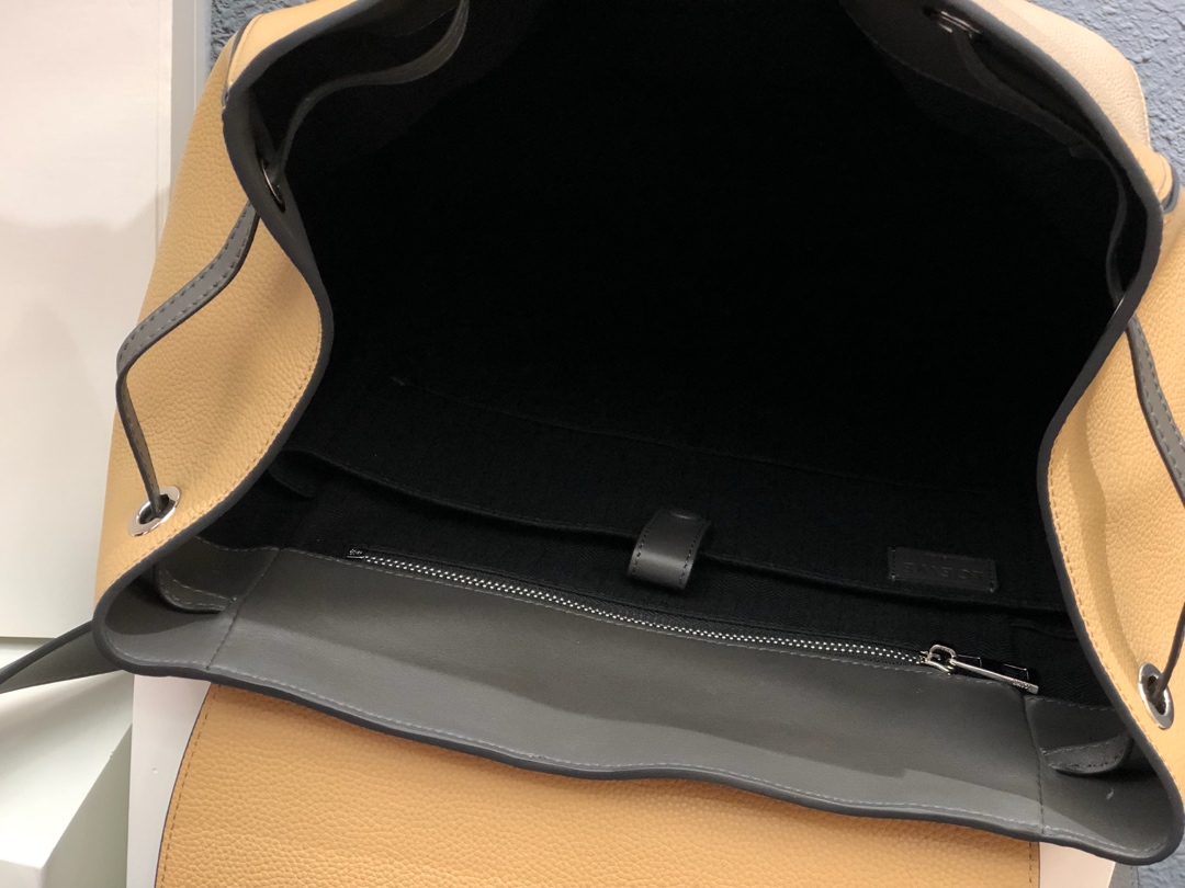 Handbags LOEWE ykk size:33x44.5x19 cm - vstockx