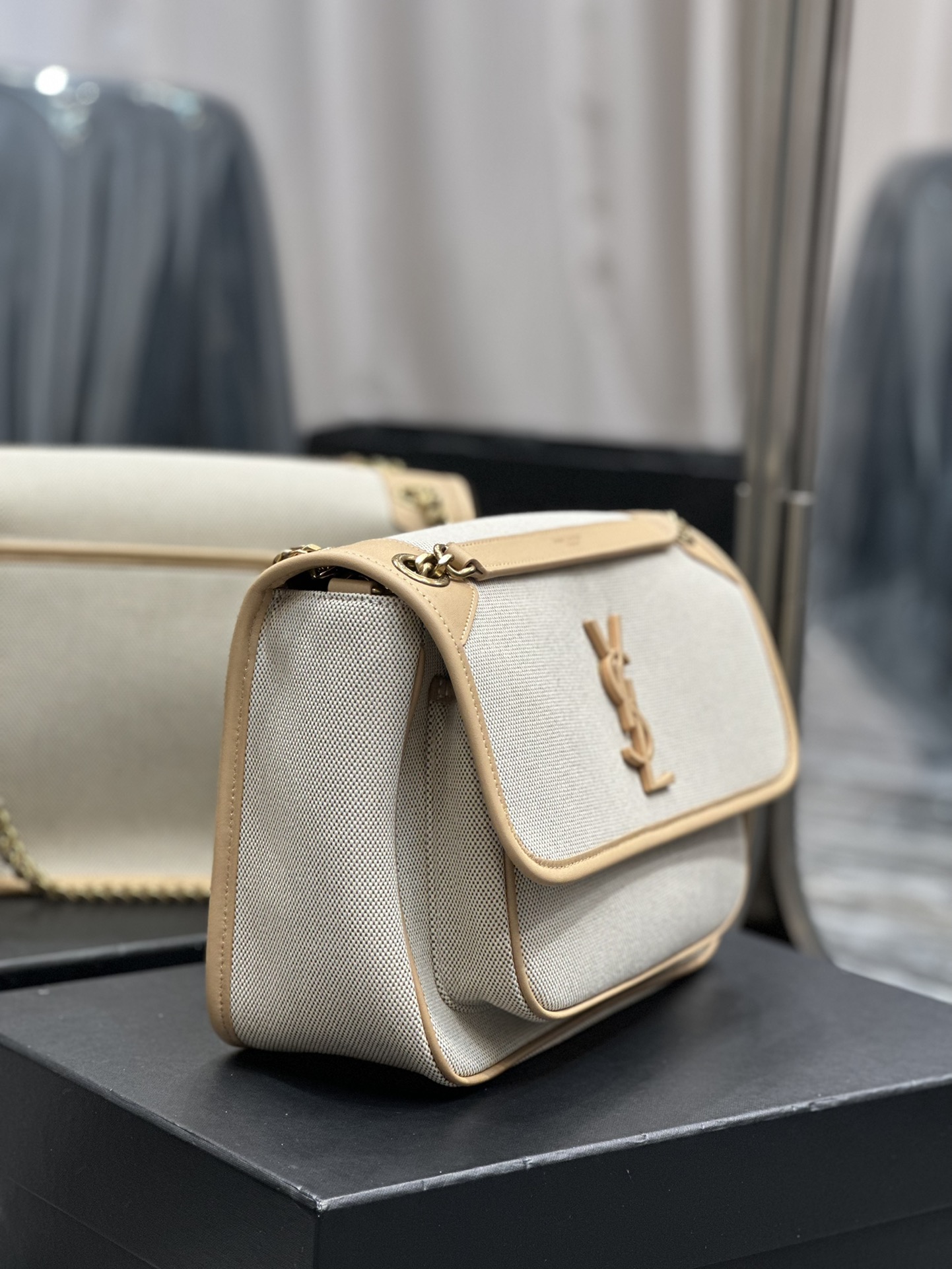 Handbags SAINT LAURENT 498894 size 28  20.5  8.5 cm - vstockx