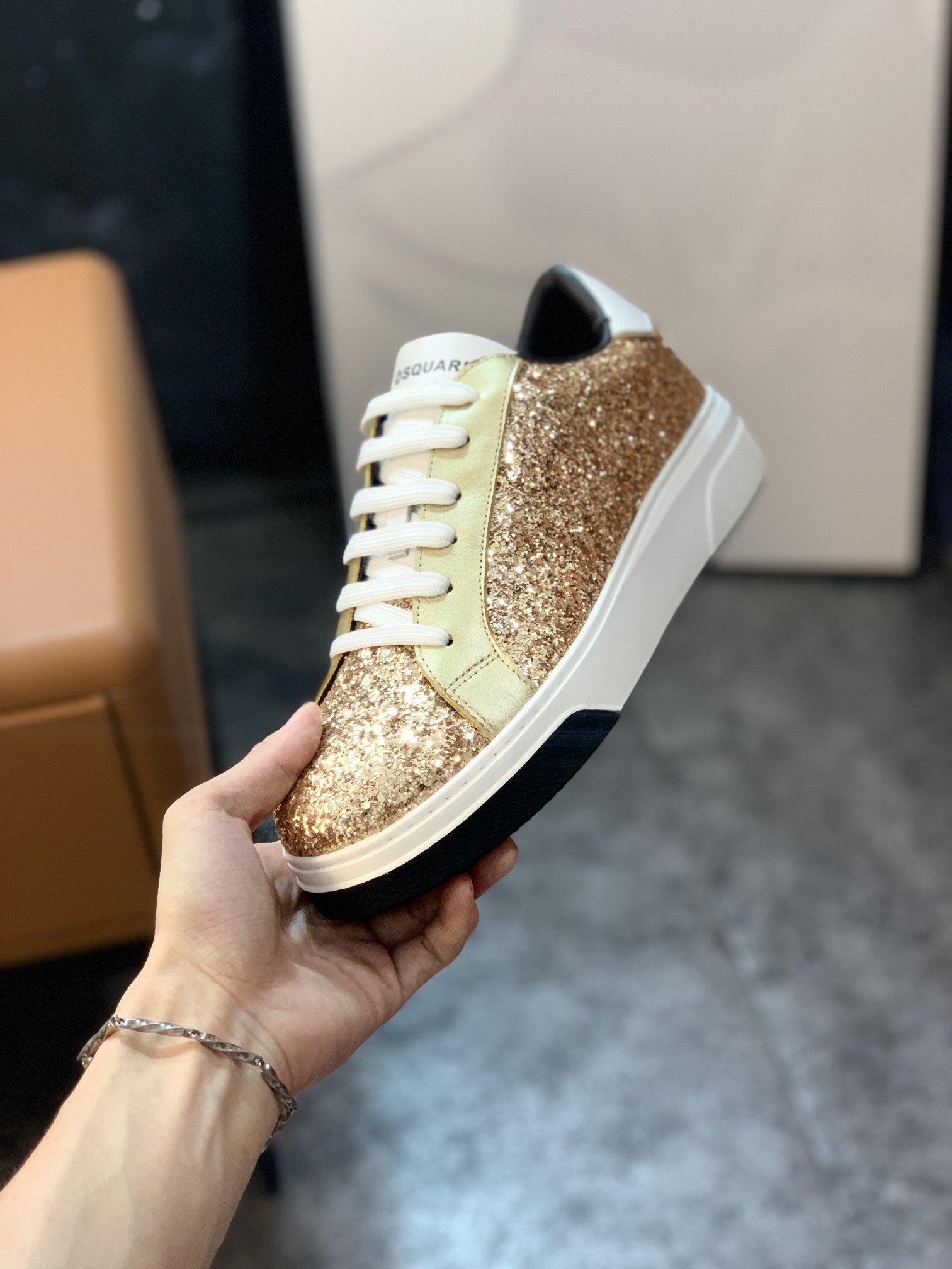 DSQUARED2 sneaker 18 - vstockx