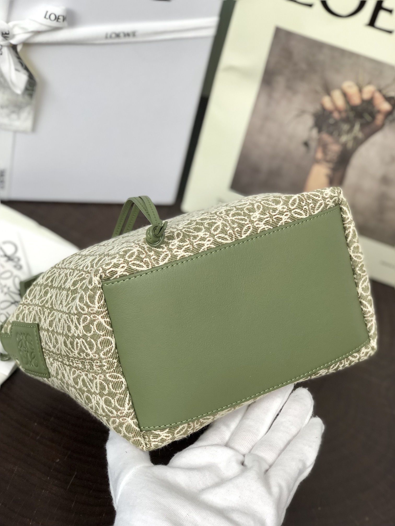 Handbags LOEWE  size:21-12-12.5 cm - vstockx