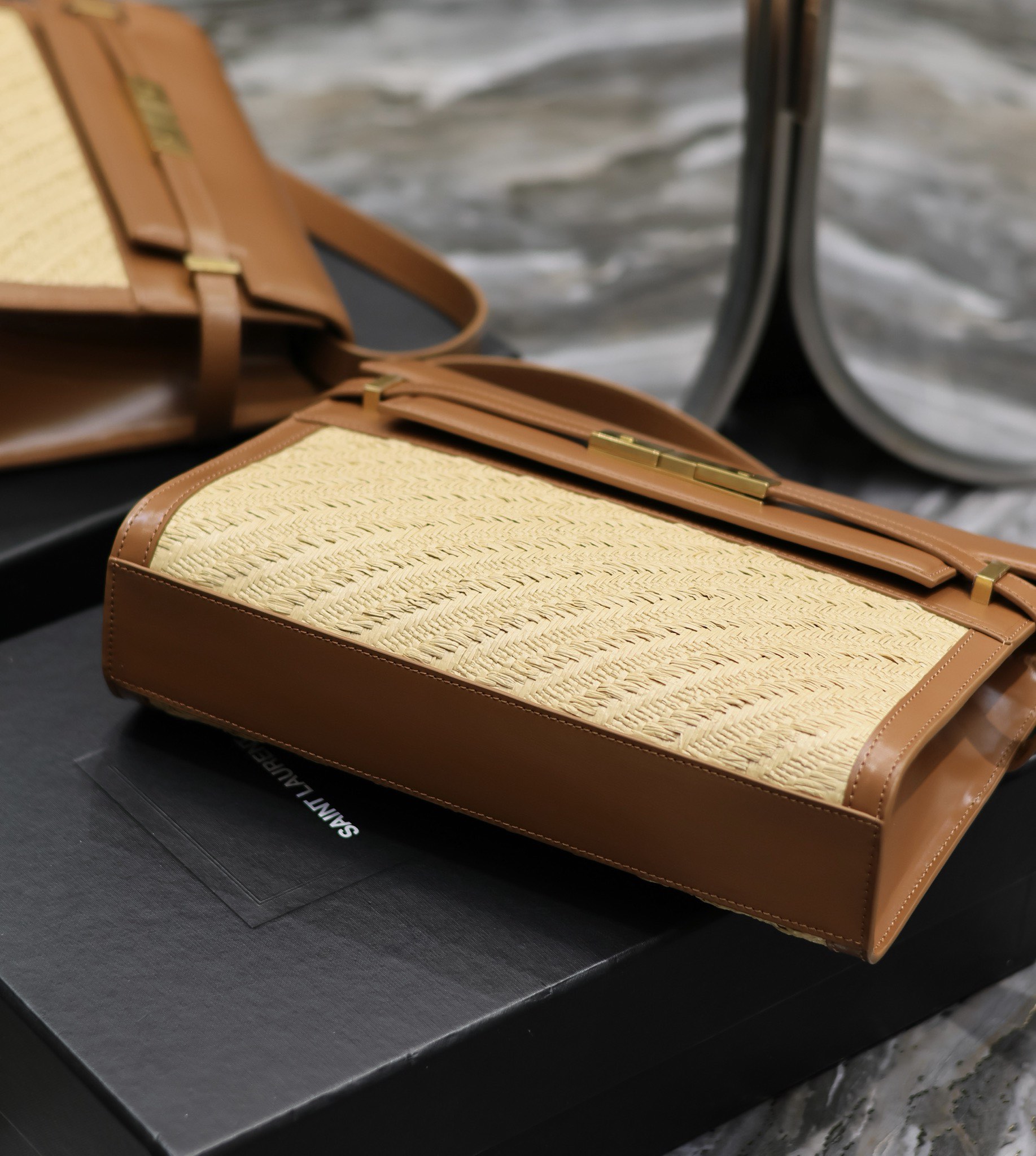 Handbags SAINT LAURENT 579271 size 29x20.5x7 cm - vstockx