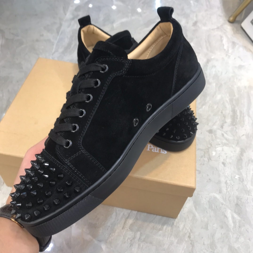 Christian Louboutin Louis Junior Spikes Orlato Flat Sneakers 10 - vstockx